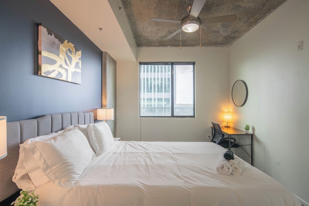 ROVE LIVING/KL - Roosevelt Point