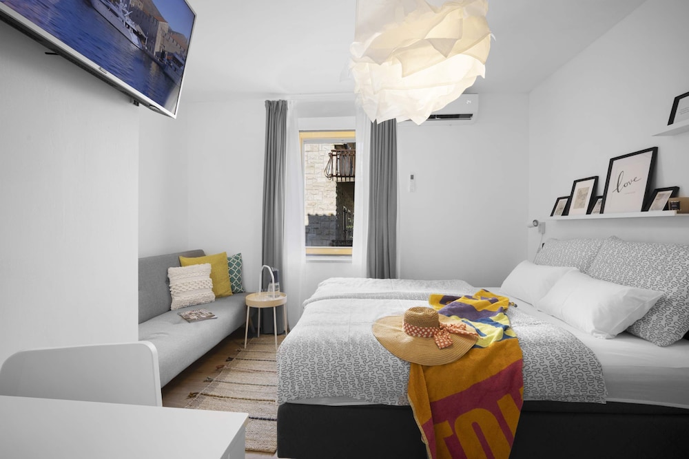 Mamma's home cozy studio for 2 in Trogir view 5