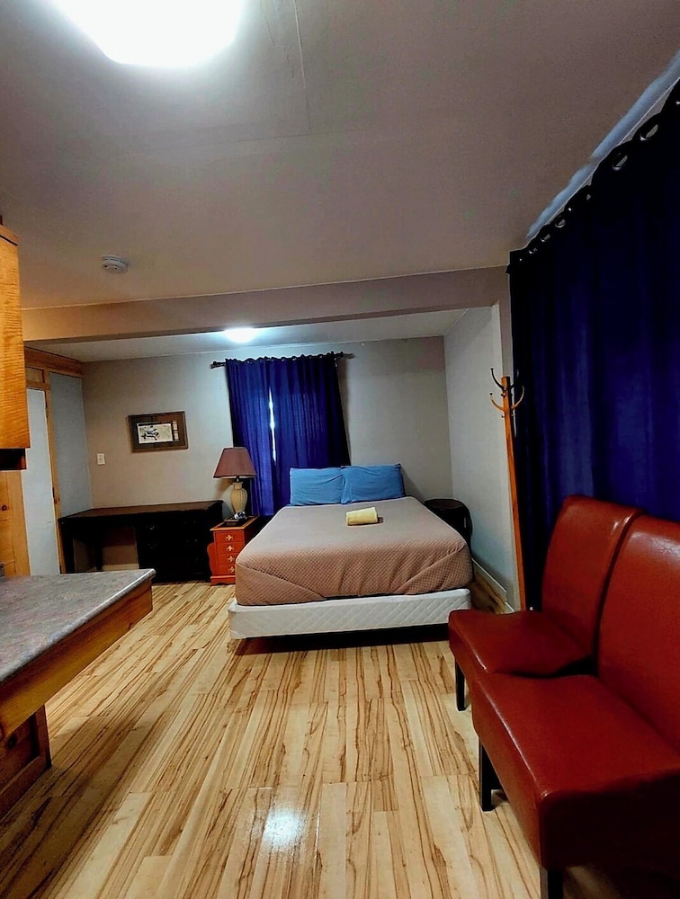 EARTHQUEST Lodge
