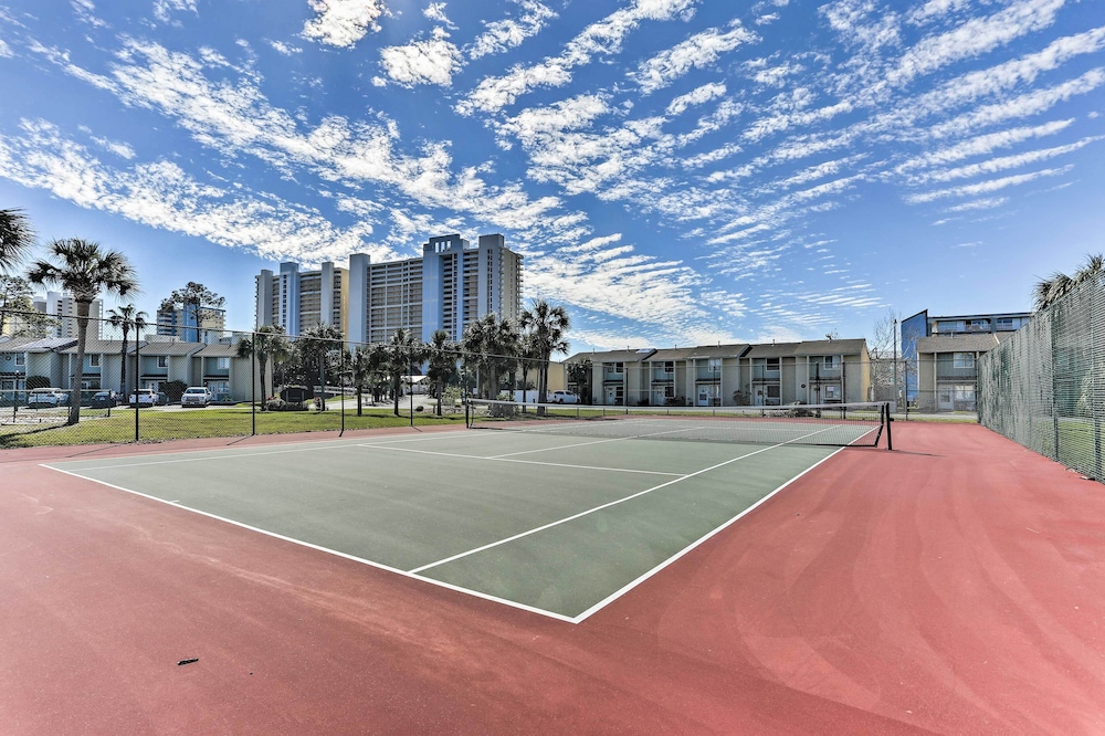 Resort-style PCB Townhome: Beach Access & Pools!