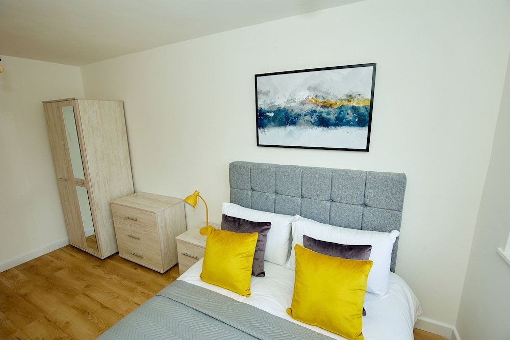 Charming 5-bedroom House in the Heart of Bexley