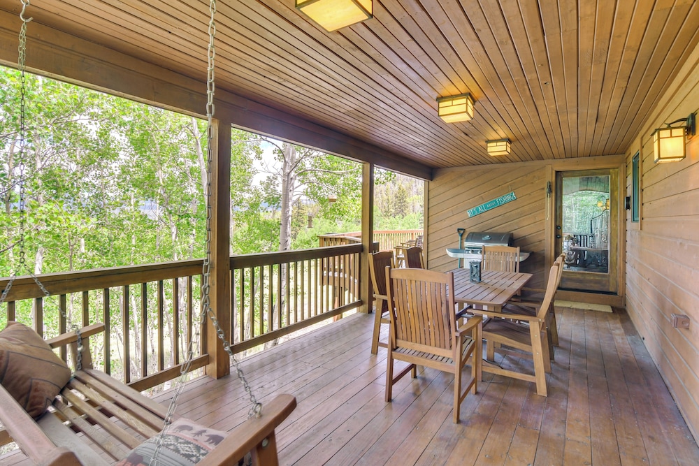 Private 5 Acres w/ Mtn Views: Park County Cabin!