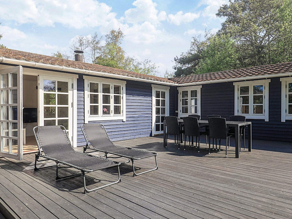 6 Person Holiday Home in Gedser