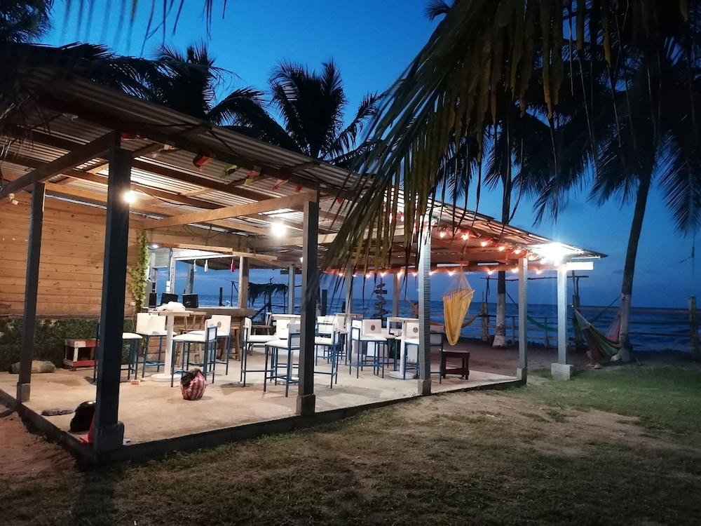 Hostal Rudy's Beach view 5