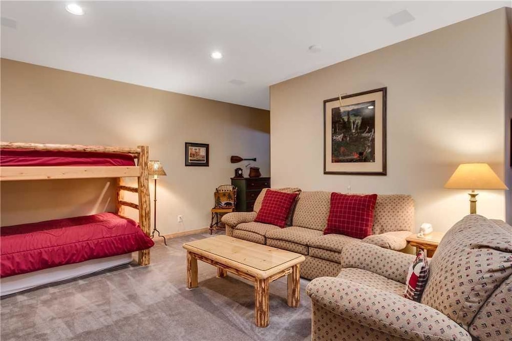 Pines 99 Town House