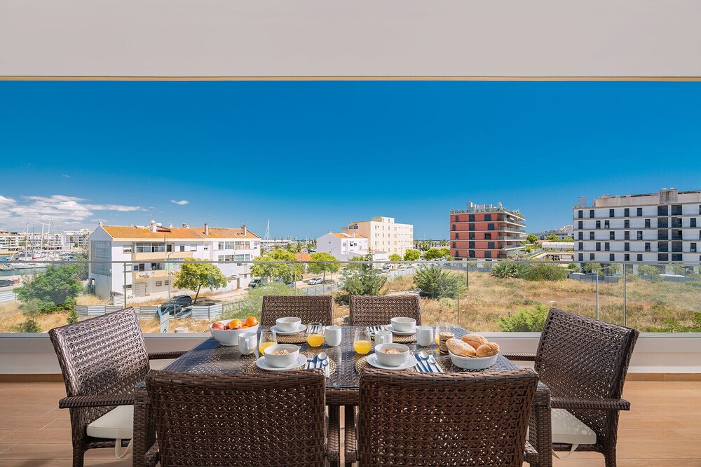 Lagos Marina View 2 With Pool by Homing
