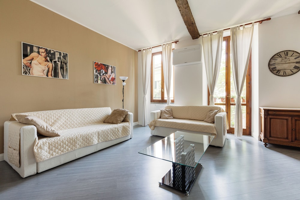Brera Apartments in Garibaldi