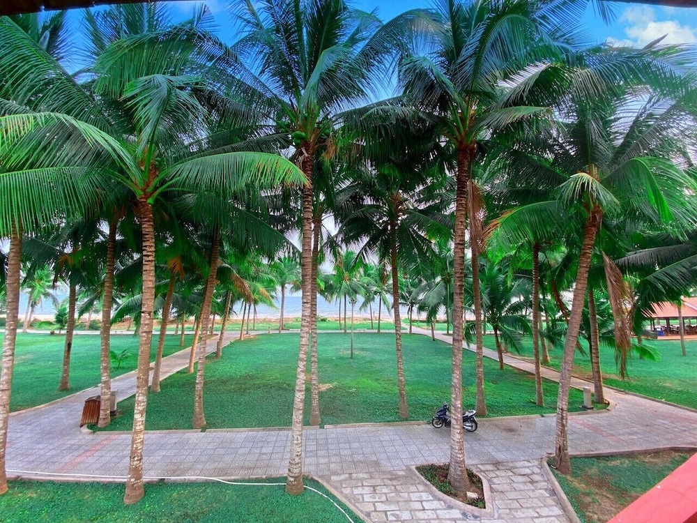 Dat Lanh Resort