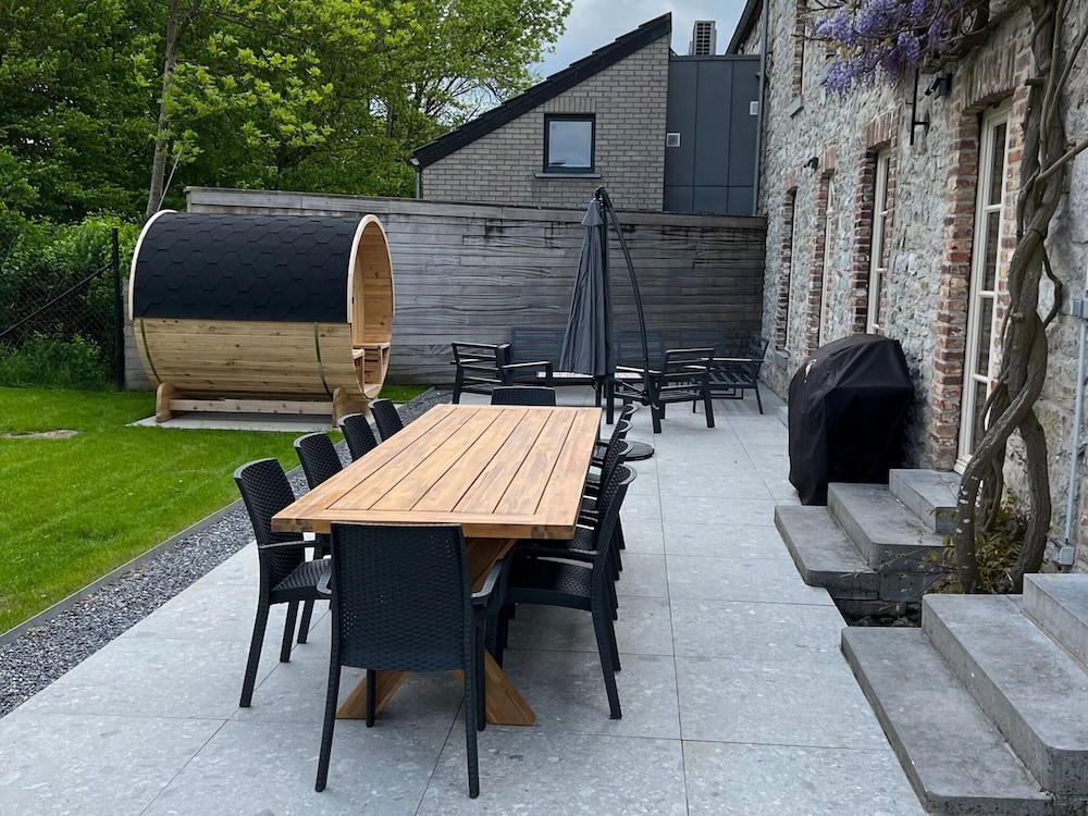 Cosy Mansion With Private Terrace and Sauna