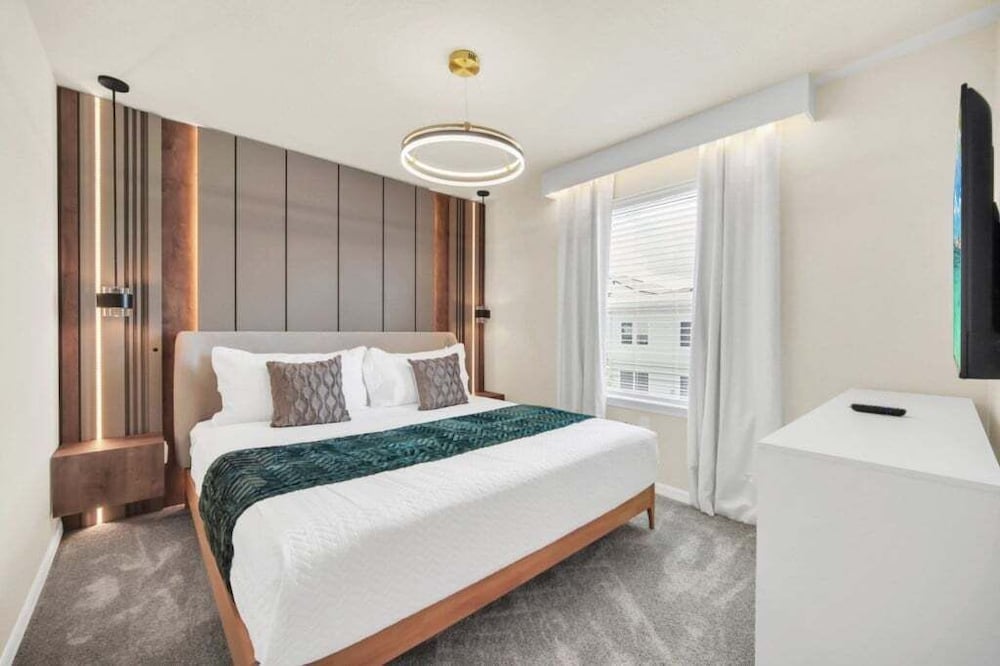Everyone's Family Fun Home, Slides In Kids Rooms 10 Bedroom Villa