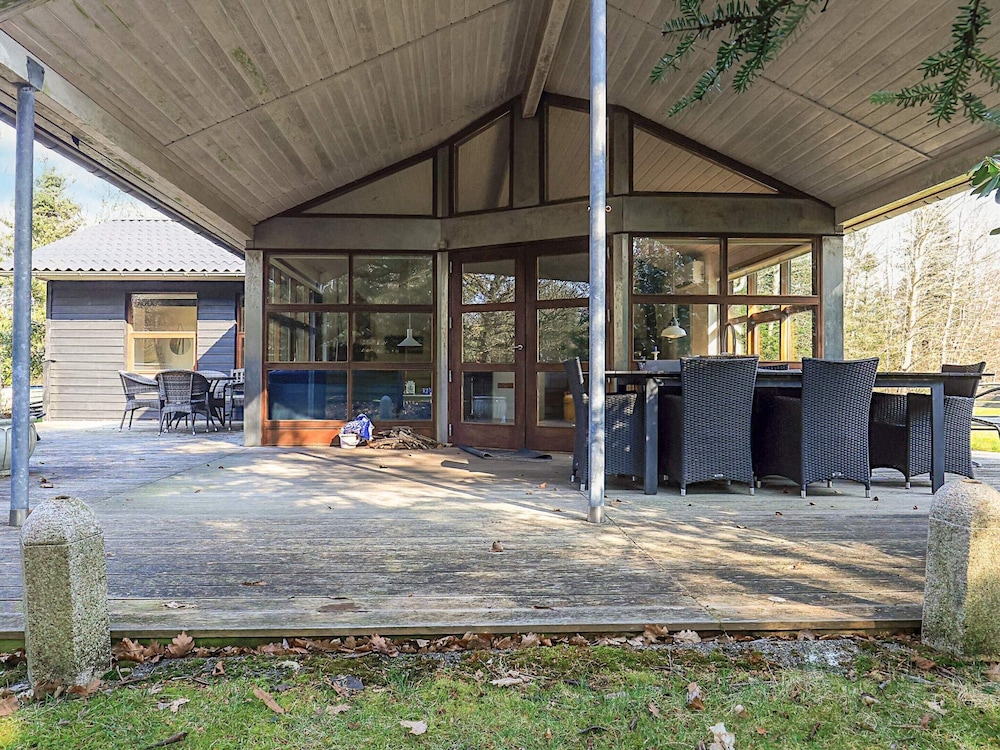 6 Person Holiday Home in Spottrup