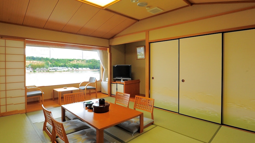 Awara Kitagata Onsen Kohanso Hana Yurari view 4