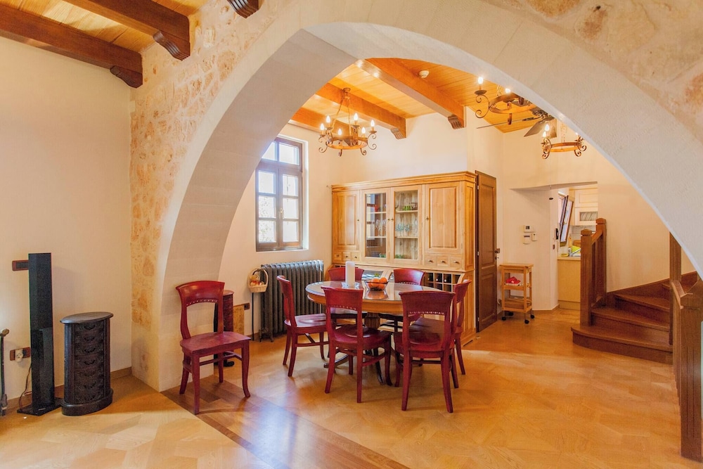 Luxurious Venetian 3 Floor House in the old Port