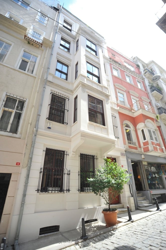 Alaattin Apartments