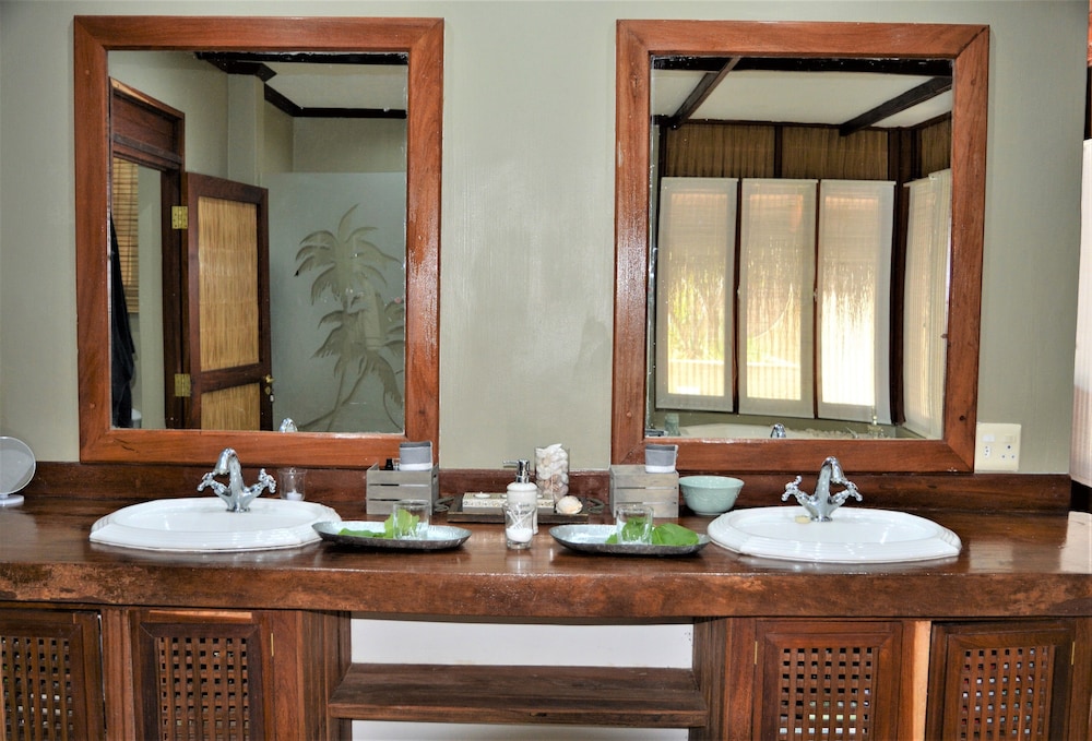 Moyeni Lodge