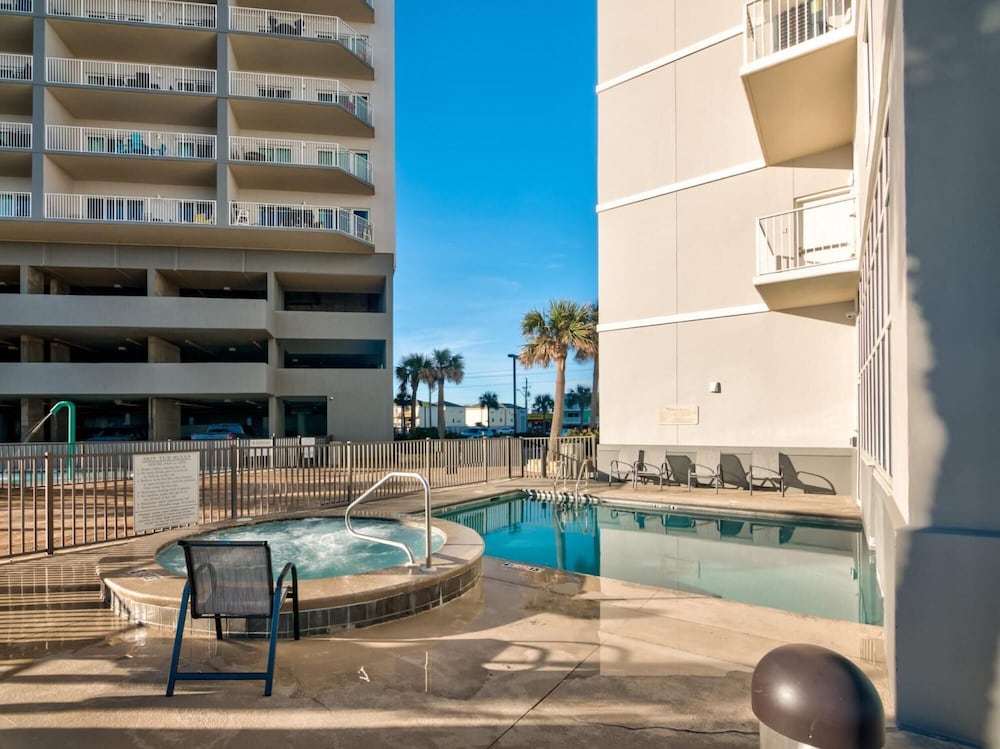 Splendid Condo on Sands of Gulf Shores With Pools view 3