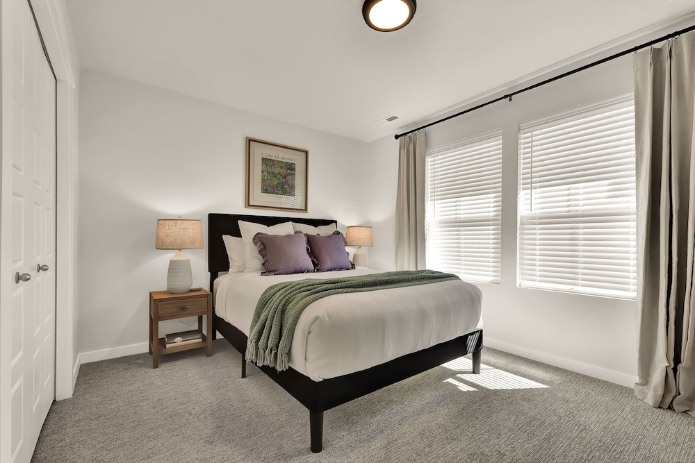 Spa Nights Game Room Fun Luxe 5BR Sleeps 17