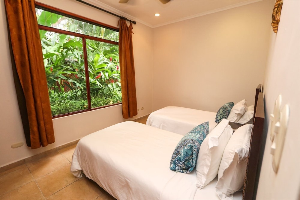 Charming Garden View Apt in Exclusive Community view 4