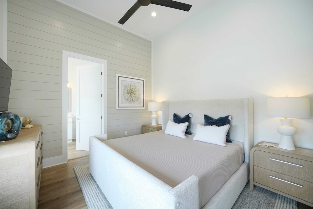 30A Serenity Skies by Avantstay Sleeps 19 Pool + Golf Cart