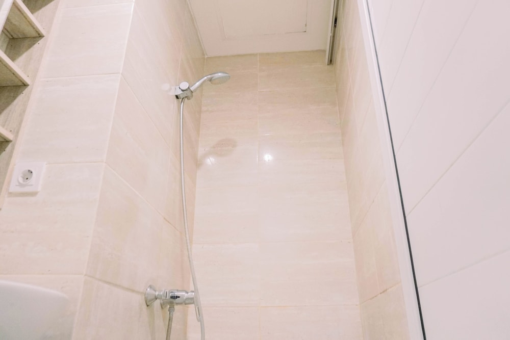 Homey and Cozy Studio at Springwood Residence Tangerang Apartment