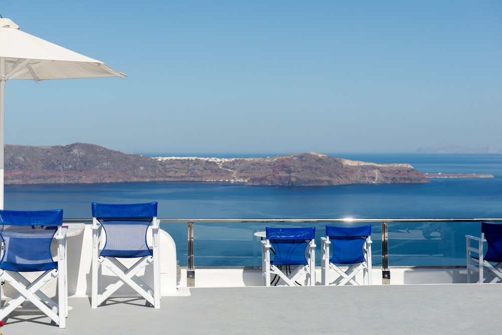 Vallas Apartments & Villas