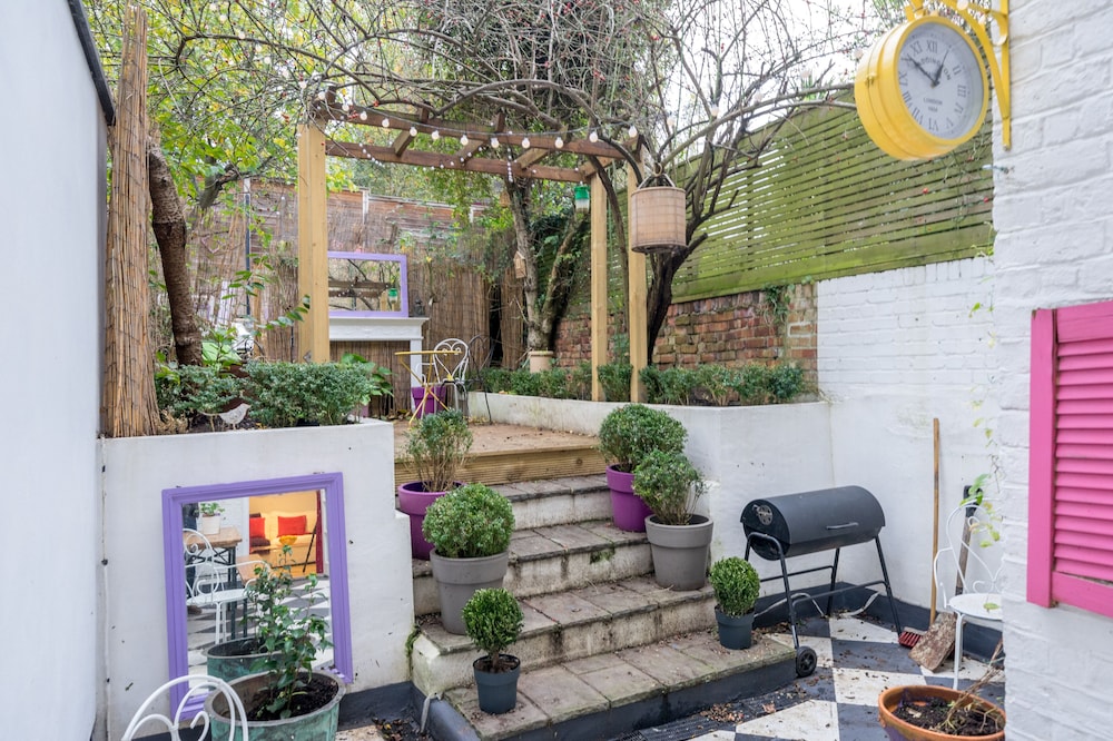 outdoor bbq area