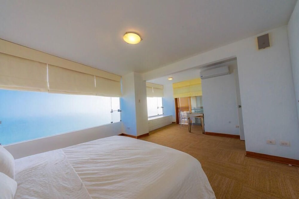 Mv15 Ocean View Miraflores view 2