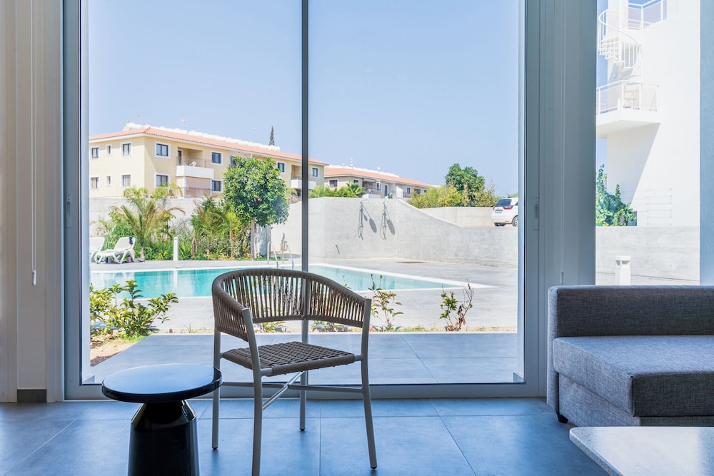 Blu Horizon - Stylish Living with Pool & Balconies in Protaras