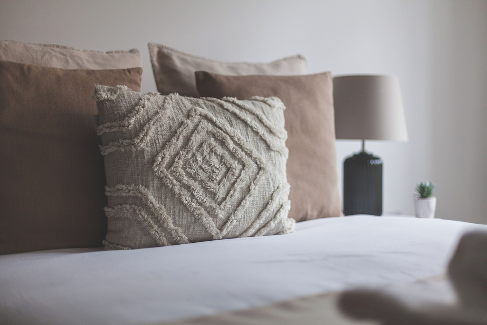 Spacious Room In Morden