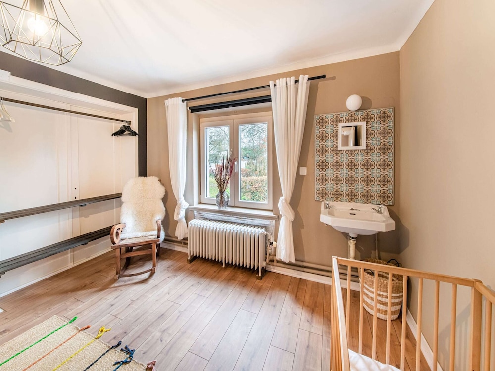 Beautiful Group House With Large Garden view 5