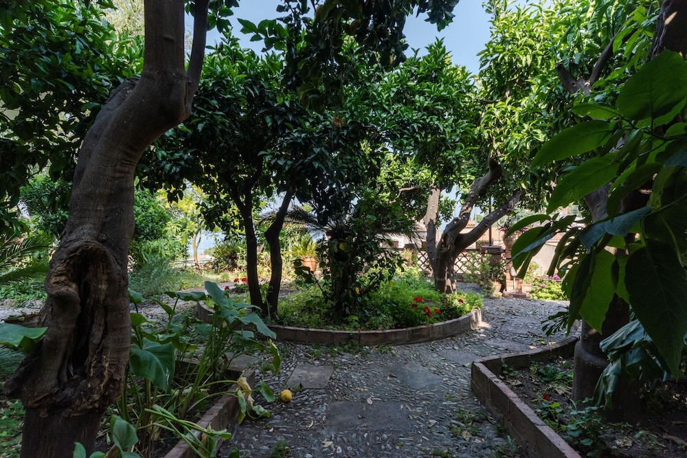 Giardino Degli Aranci With Terrace by Wonderful Italy