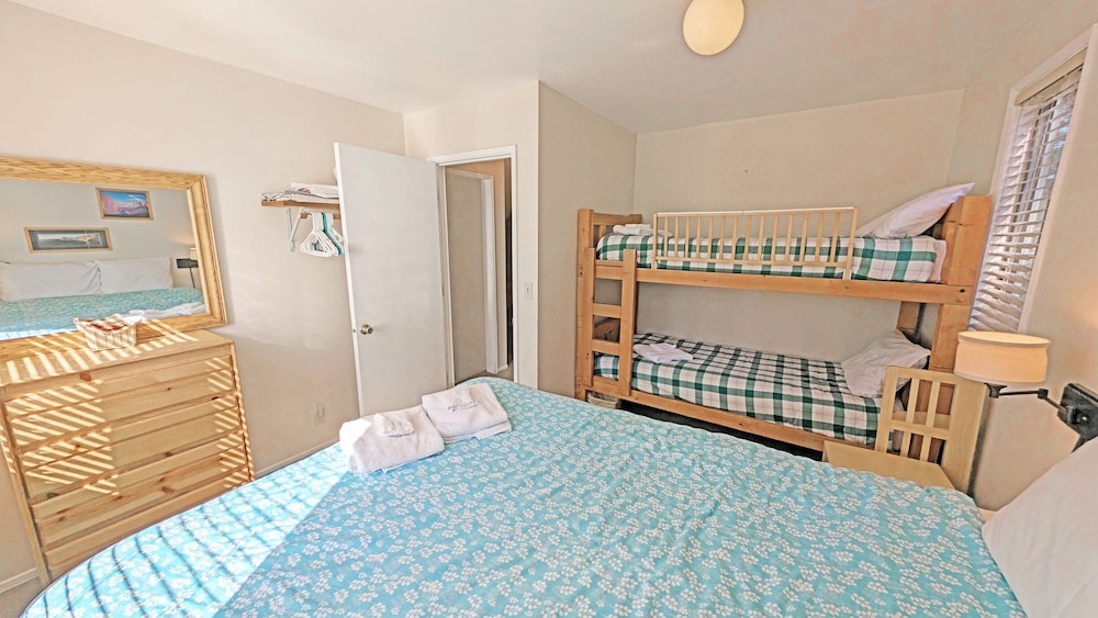Whistling Swan 8 4 Bedroom Home