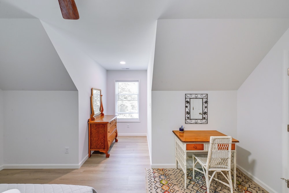 4 Mi to Rehoboth Beach: Cozy Coastal Apt!