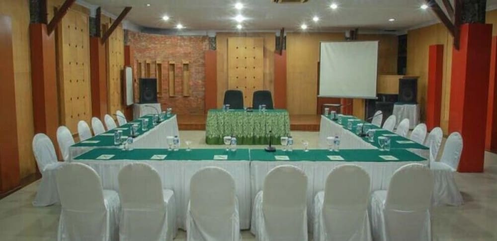 meeting & event spaces