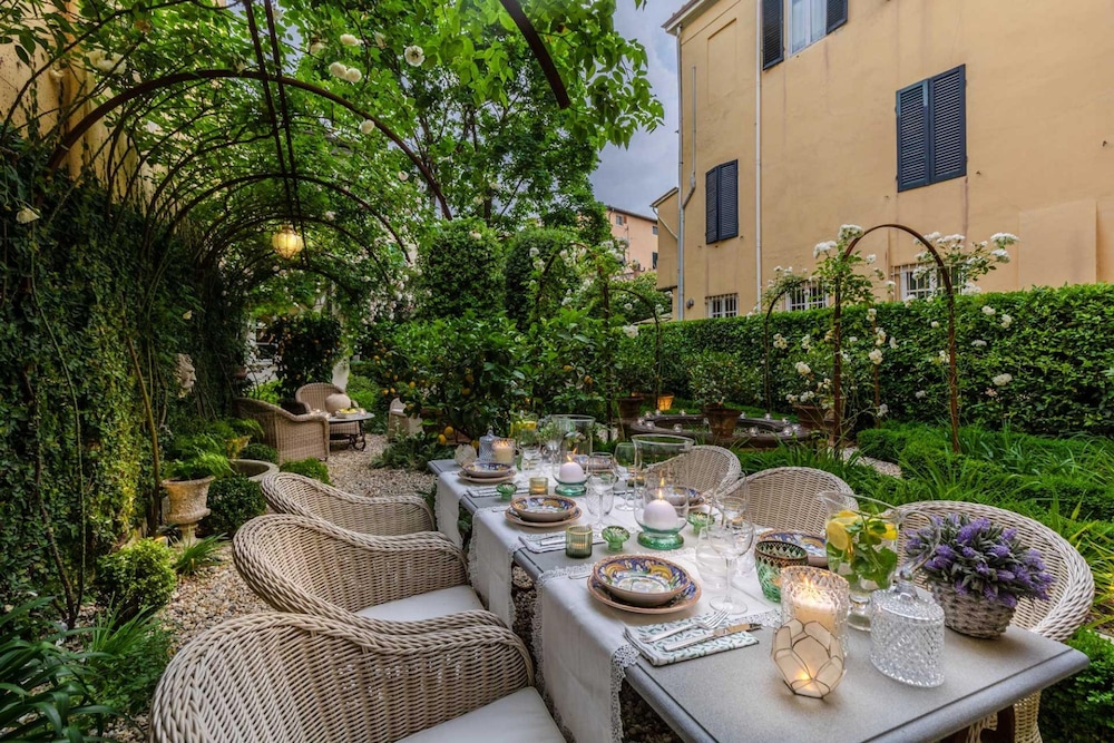 Casa Vanny an Apartment With Private Garden