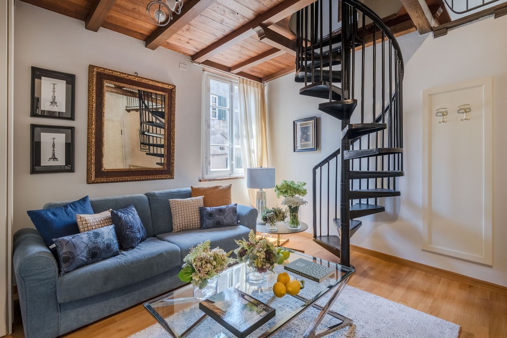 Castruccio s Heritage Haven
