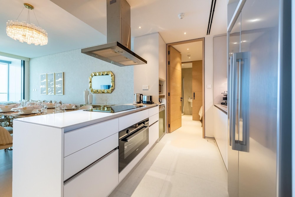 Gorgeous Apt wz Stunning Sea Views in Address JBR