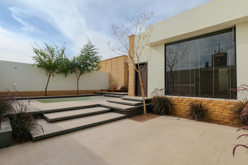 Portal Chalets With Private Pool-AlRawda