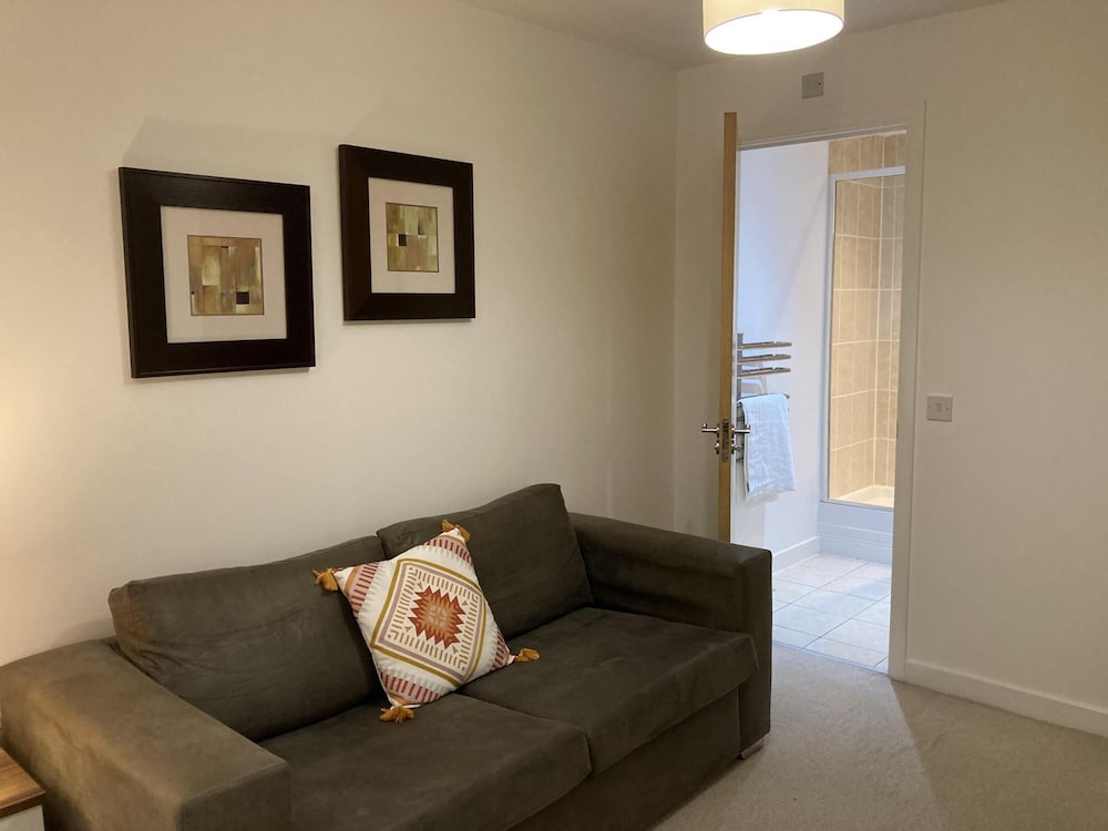 Delta One 2 Bedroom Flat view 4