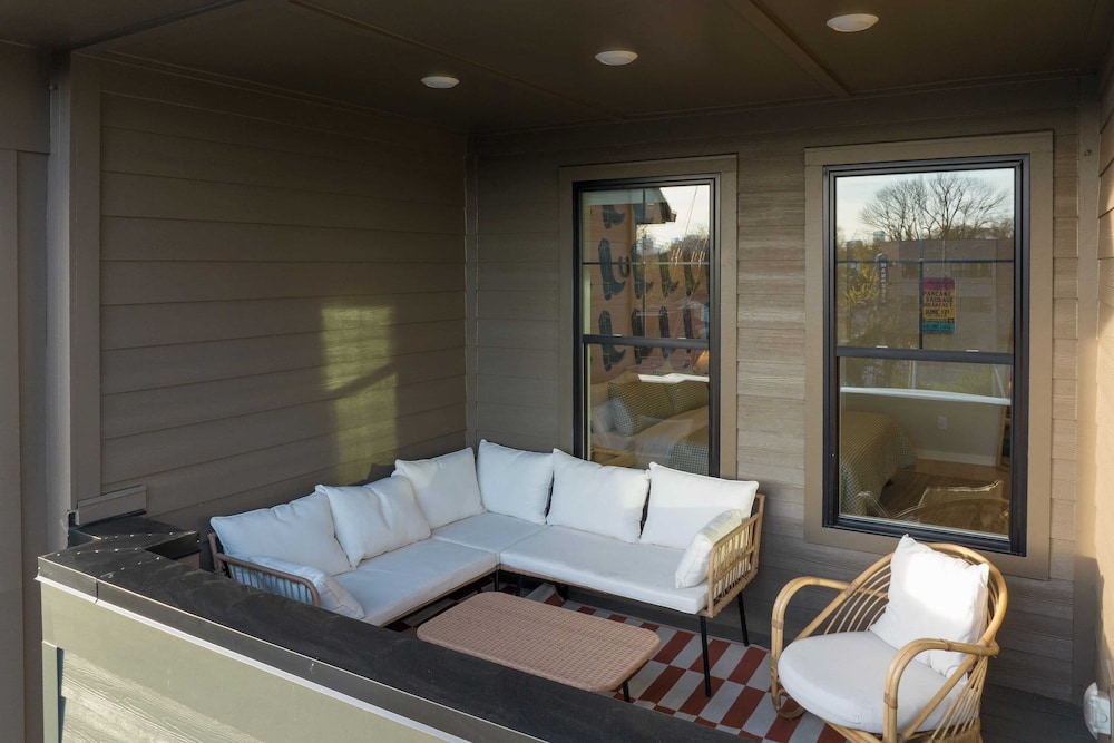 Lischey by Avantstay Modern 4bdr w/ Covered Patio Newly Built Nashville Home