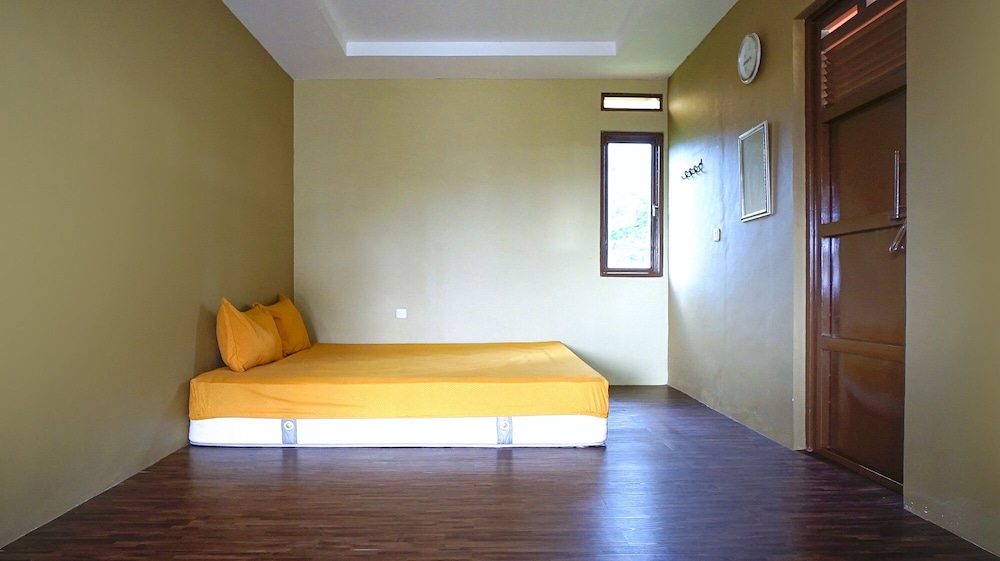 Villa Lisandsa by Ruang Nyaman view 2