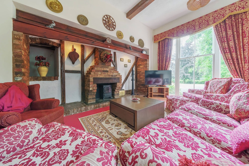 Brookside Manor House