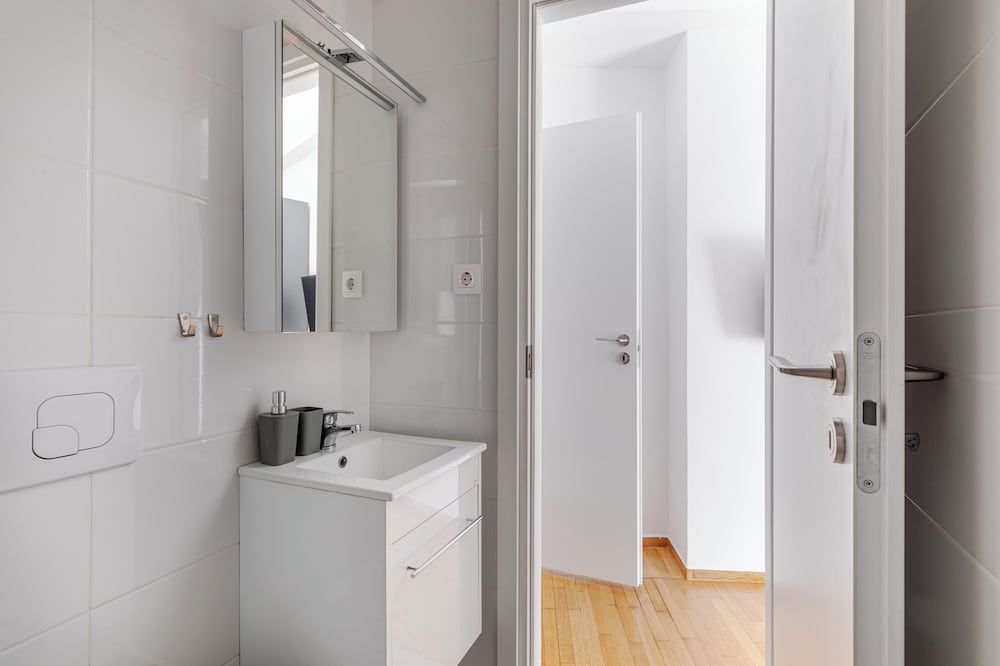 Arco - 2-BR Apt in the Heart of Athens
