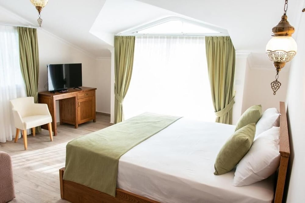 Infinity Ruby Hotel - Image 24