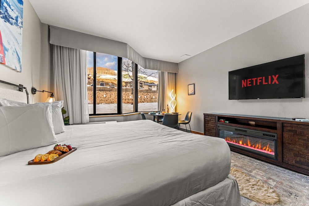 The Grand Lodge by Traverse Hospitality (No Resort Fees)
