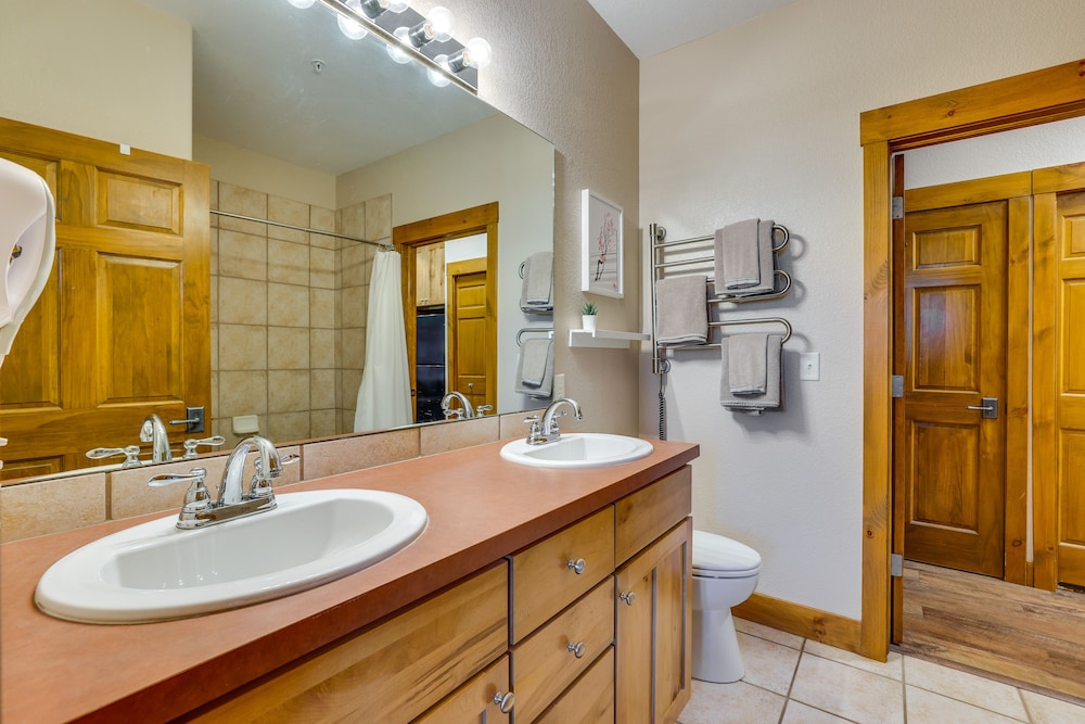 Modern Granby Retreat w/ View - Ski-in, Ski-out! - Property Image 19