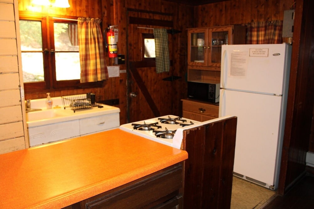 Hominy Ridge Cabins and Gift Shop