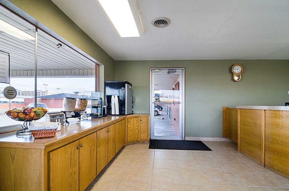 Liberal Vacations - Rodeway Inn - Property Image 8