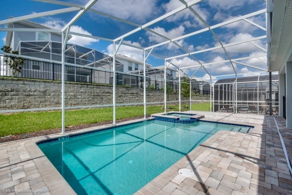 Large 8 Bed 5 Bath Home Champions Gate Golf Resort 8 Bedroom Villa by Redawning - Image 3