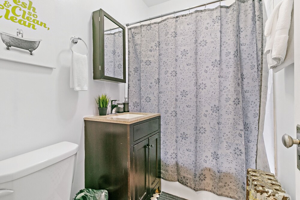 Sunlit Studio - Lunt 1429 rep
